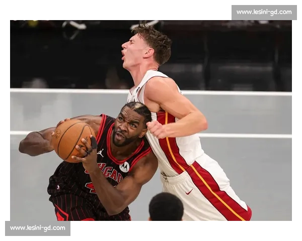 NBA经典对决小牛vs热火比赛录像回顾与战术解析精彩瞬间全记录 NBA经典对决小牛vs热火比赛录像回顾与战术解析精彩瞬间全记录